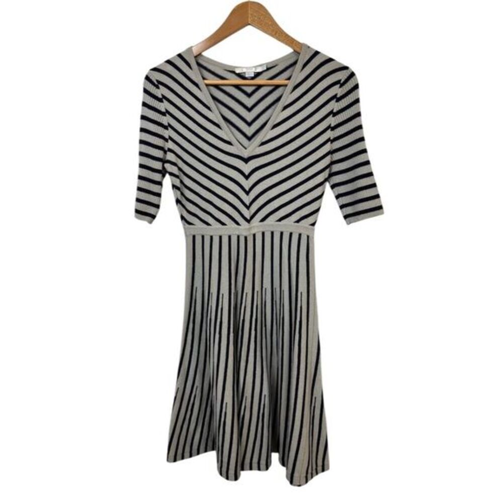 Boden Women's Size 6 Striped V Neck Fit & Flare Dress Knee Length